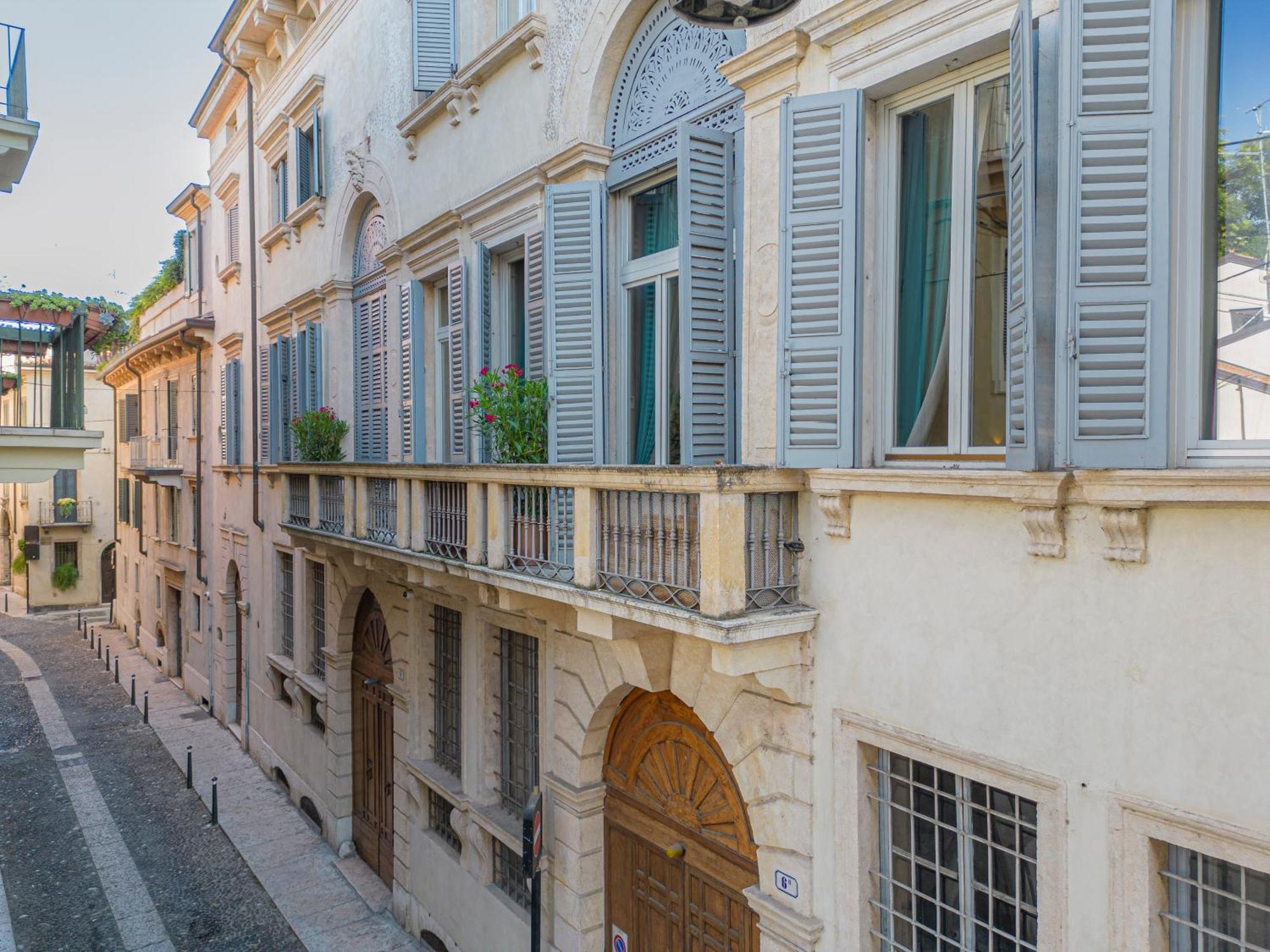 Corte Realdi - Palazzo Camozzini เวโรนา ภายนอก รูปภาพ